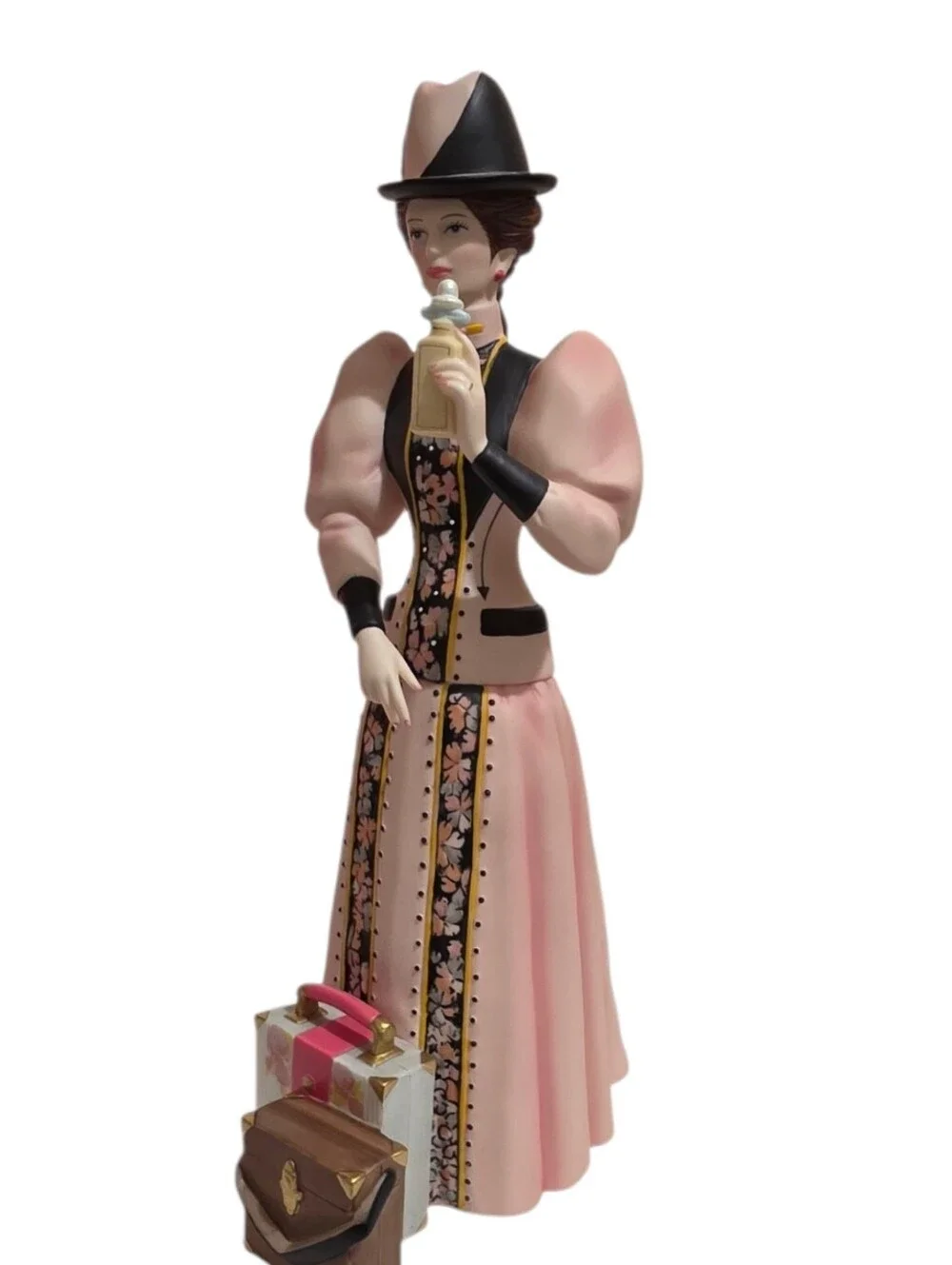 2004 Avon Mrs. PFE Albee President's Club Award porcelain figurine.